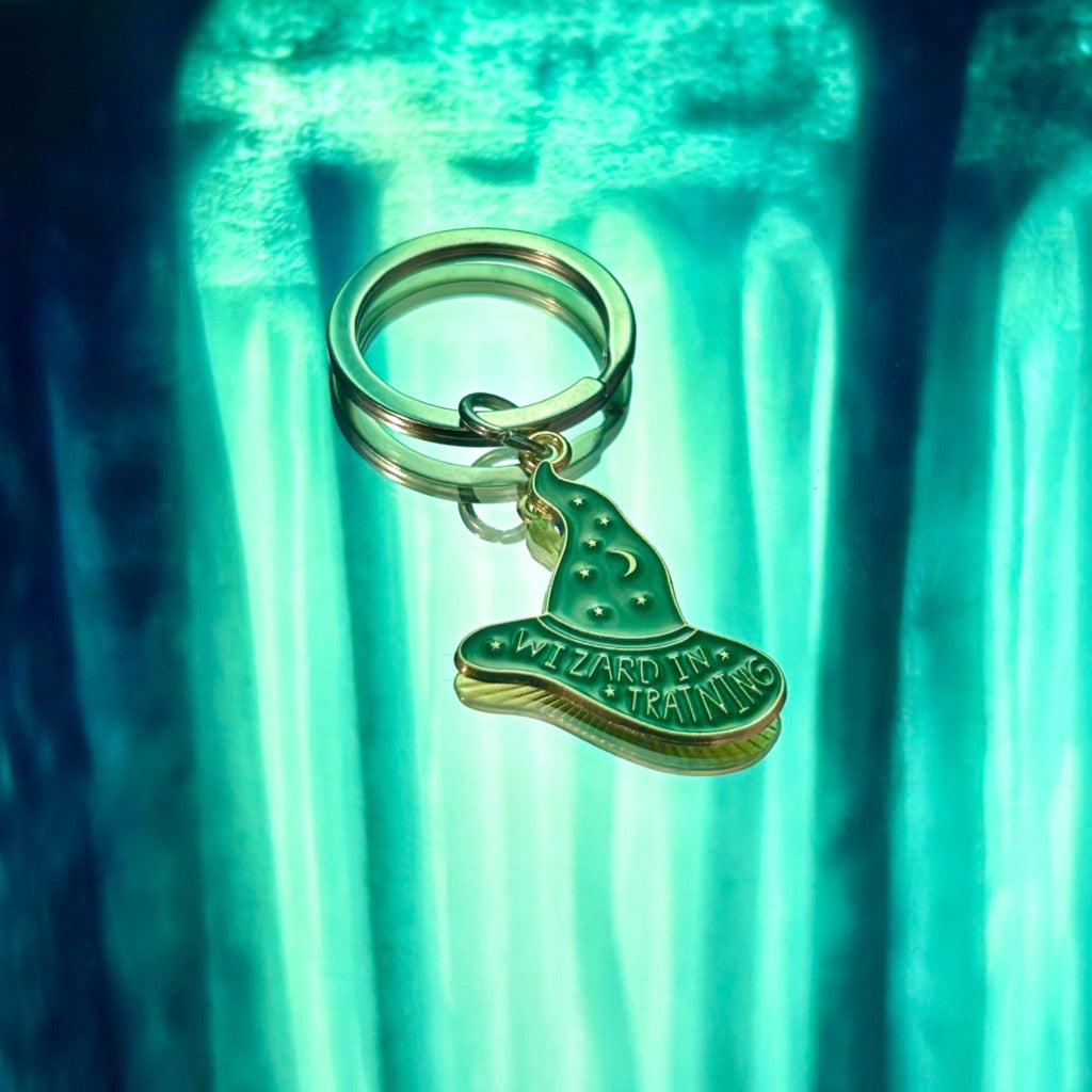 Wizard in Training – Green Wizard Hat Enamel Keyring