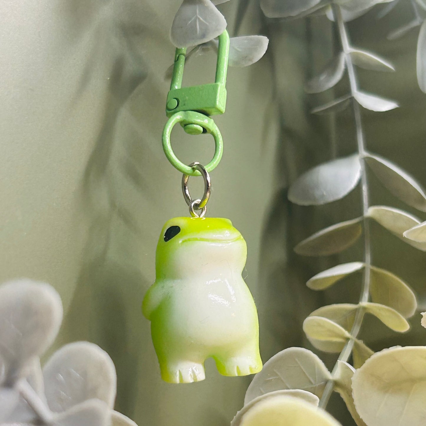 Finn the Frog Keyring | Cute Frog Keychain | Cottagecore Charm