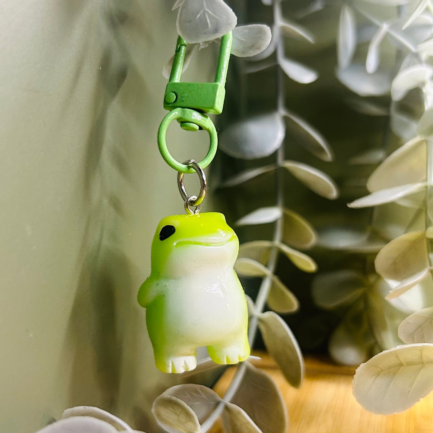 Finn the Frog Keyring | Cute Frog Keychain | Cottagecore Charm